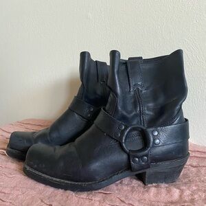 FRYE Women's Black Leather Ankle Boots size 9